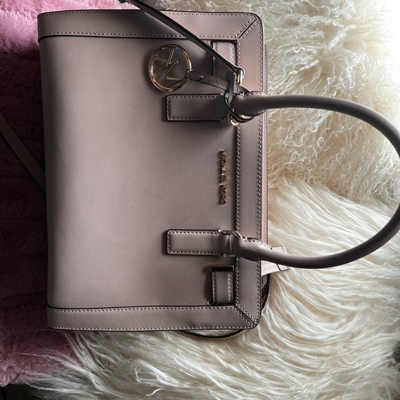 Michael Kors purse - Picture 9 of 9